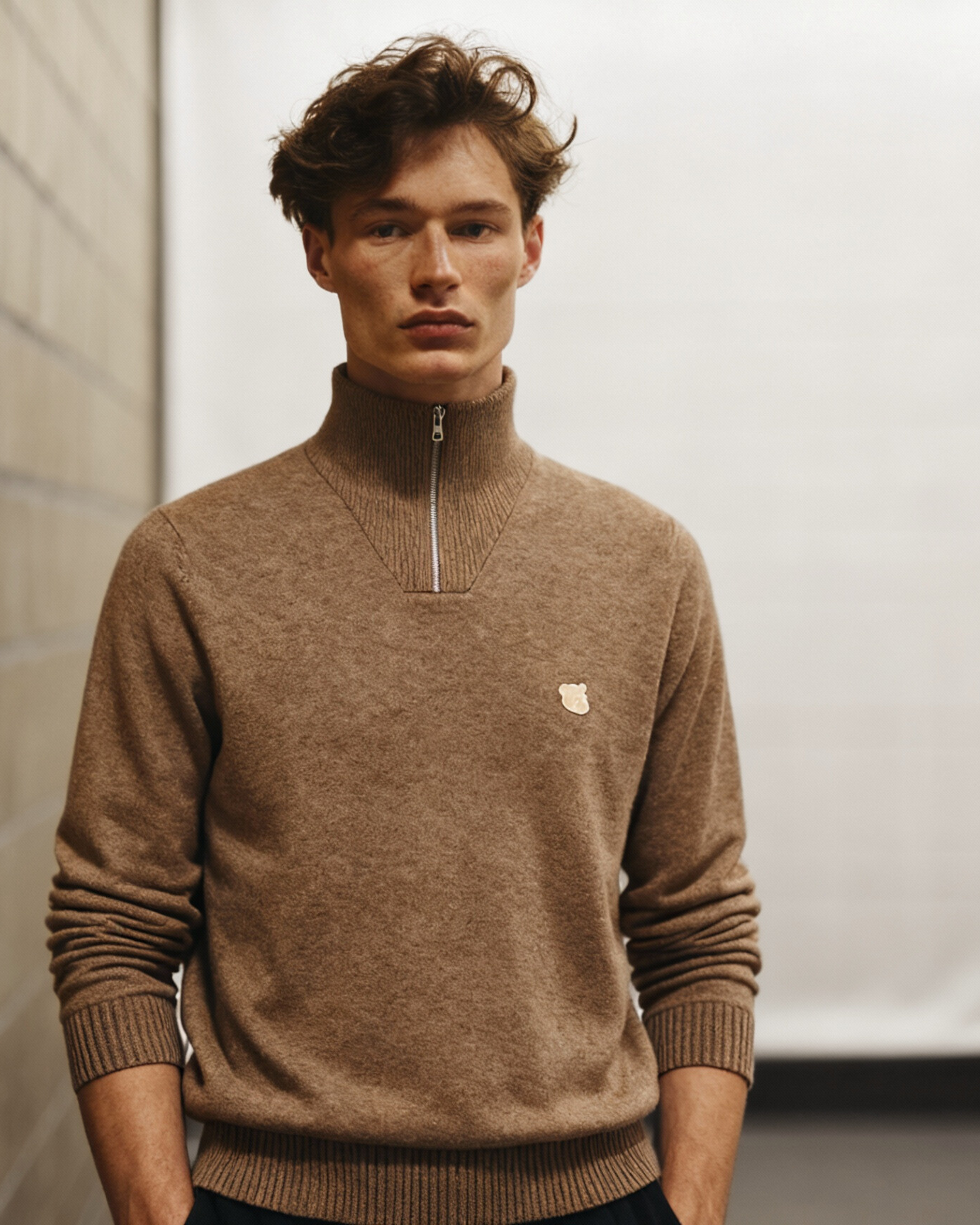 Camel half-zip lambswool strik til mænd fra Tonsure